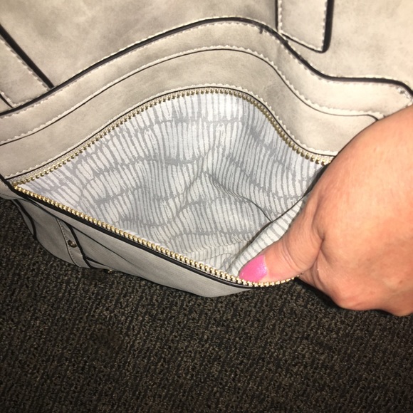 Woman’s handbag - Picture 7 of 9